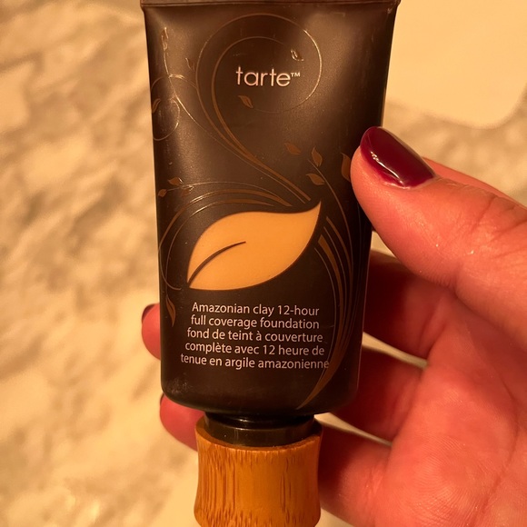 Tarte Amazonian Clay Full Coverage Foundation in light medium neutral